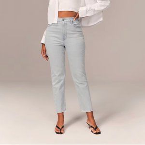 Abercrombie & Fitch CL Ultra High Rise Ankle Jeans in 25L